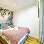 Urban Flat 99 - Spacious 6 Bdr In Apartament