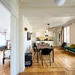 Apartament Urban Flat 99 - Spacious 6 Bdr In Paryż