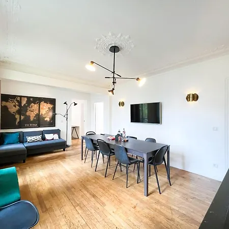 Urban Flat 99 - Spacious 6 Bdr In