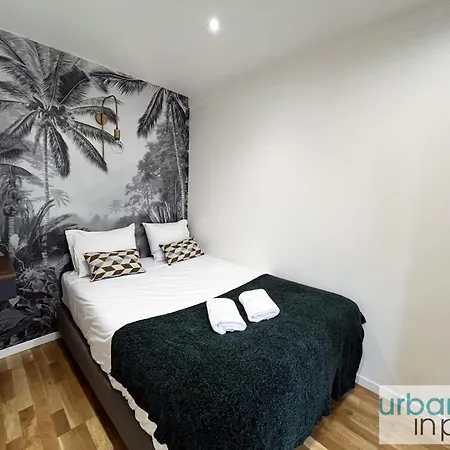 Urban Flat 99 - Spacious 6 Bdr In アパート